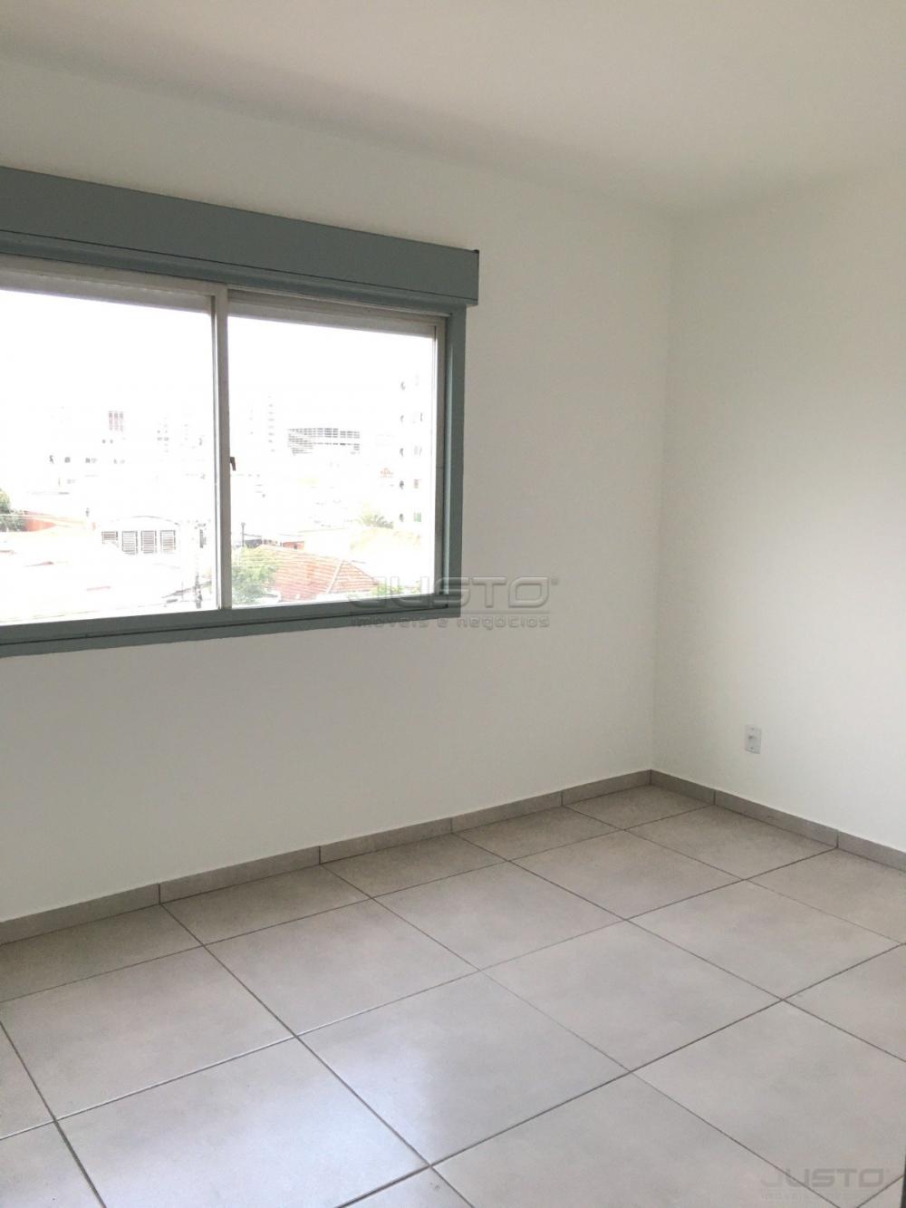 Alugar Apartamento / Padrão em São Leopoldo R$ 650,00 - Foto 1
