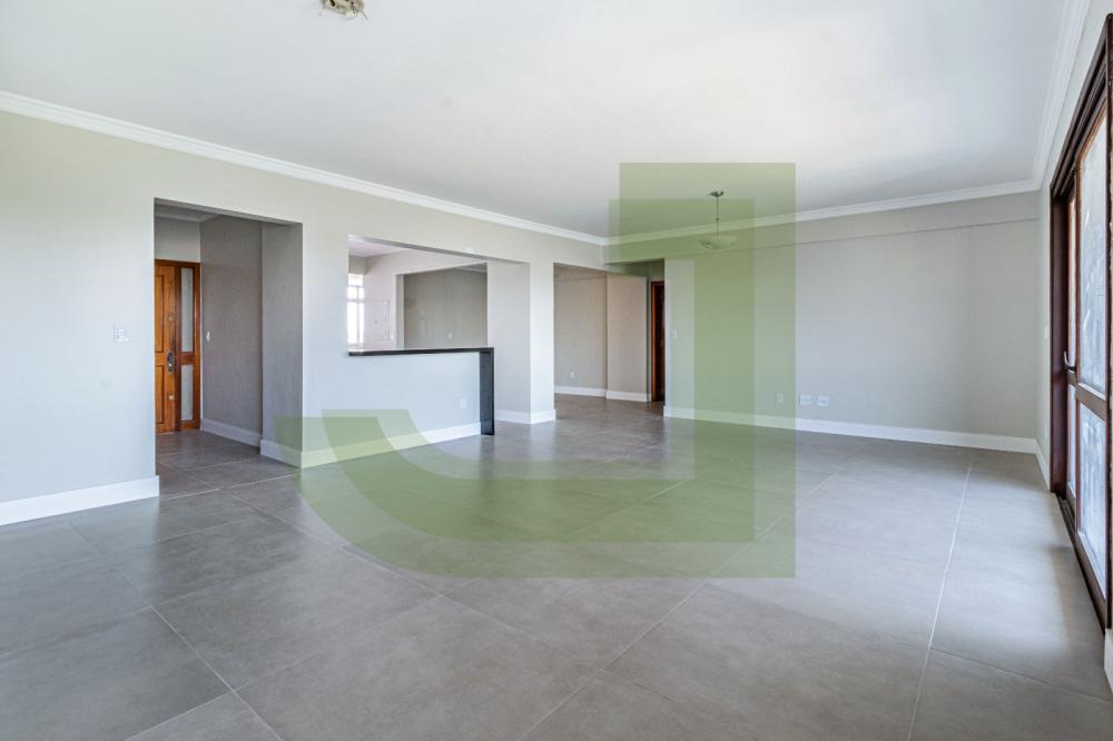 Alugar Apartamento / Padrão em São Leopoldo R$ 4.700,00 - Foto 1