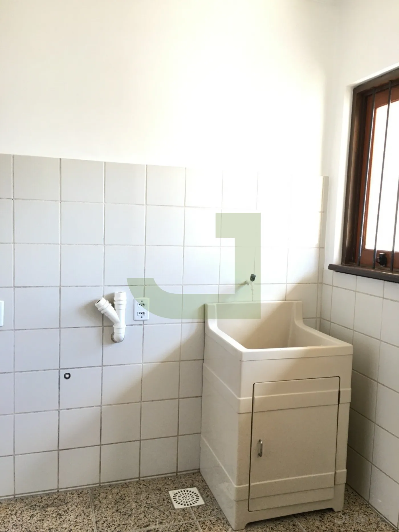 Área de serviço Alugar Casa / ComercialResidencial em São Leopoldo R$ 384,05 - Foto 7