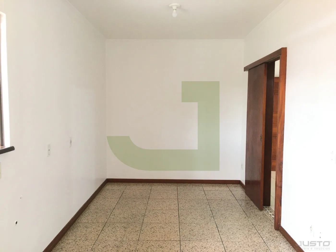 Cozinha Alugar Casa / ComercialResidencial em São Leopoldo R$ 384,05 - Foto 6