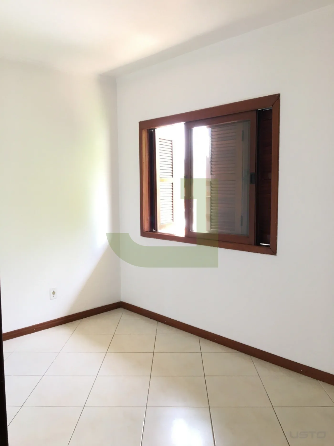 Quarto Alugar Casa / ComercialResidencial em São Leopoldo R$ 384,05 - Foto 10