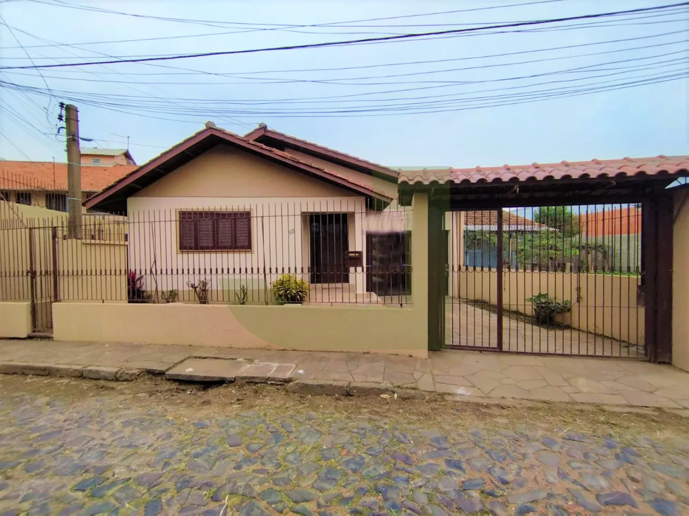 Fachada 01 Alugar Casa / Residencial em São Leopoldo R$ 1.600,00 - Foto 1