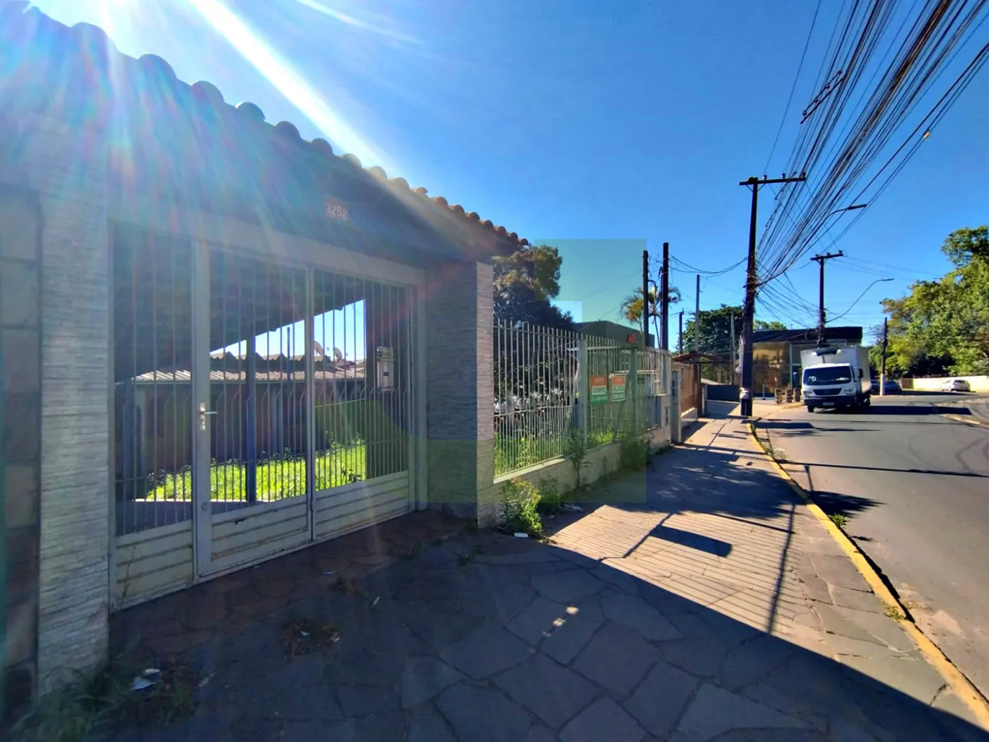 Fachada Alugar Casa / Padrão em São Leopoldo R$ 2.000,00 - Foto 1