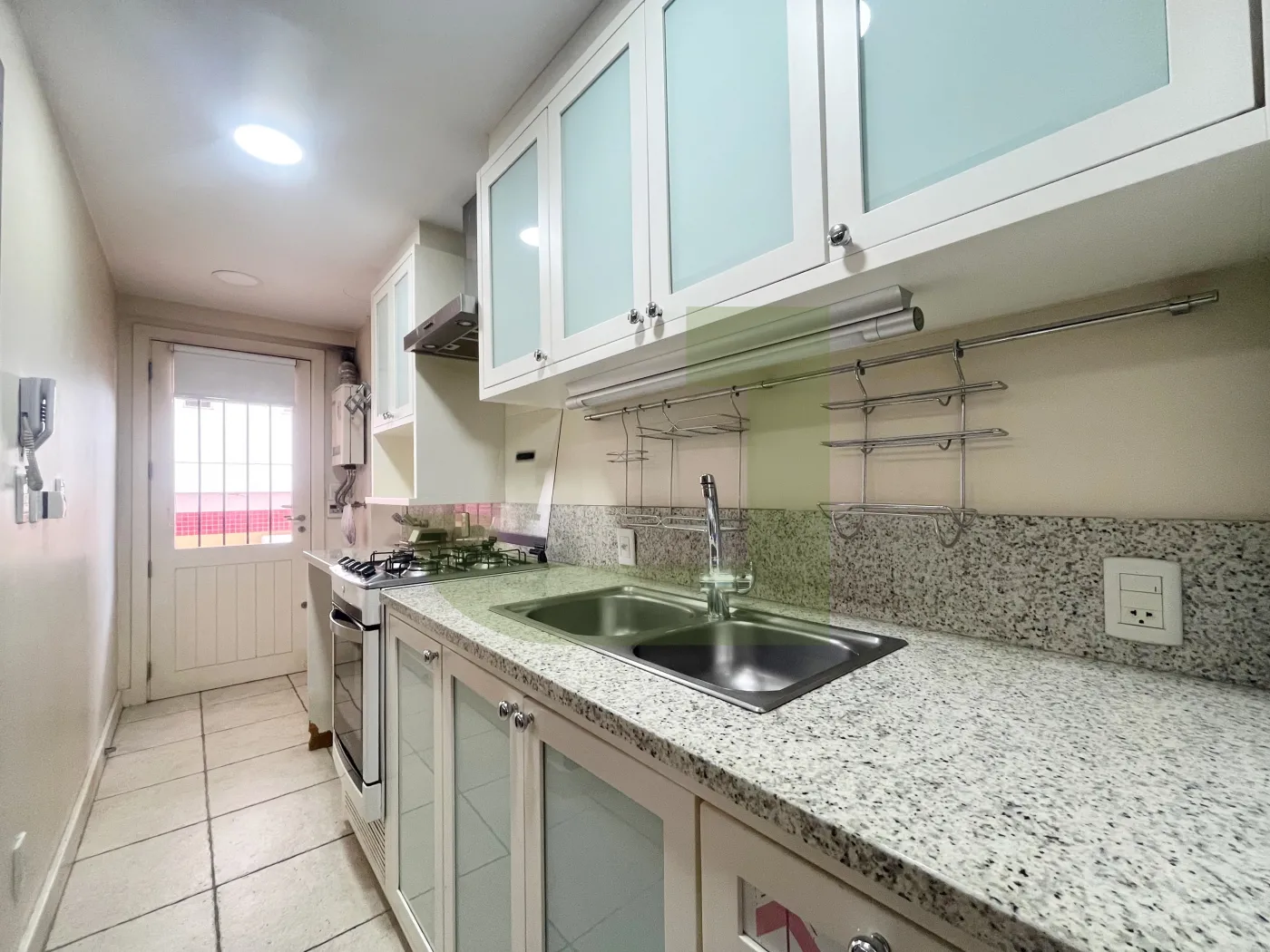 Cozinha Alugar Apartamento / Padrão em São Leopoldo R$ 1.800,00 - Foto 6