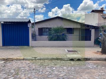Casa 3 dormitórios com pátio e piscina no Santo André, São Leopoldo.