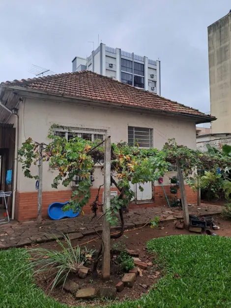 Casa comercial e residencial no Centro de São Leopoldo.