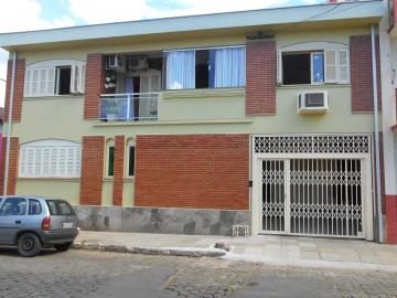 Casa ampla com 4 dormitórios, arejada e bem localizada no centro de São Leopoldo