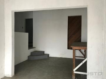 Casa comercial com 3 salas à venda no centro de São Leopoldo.