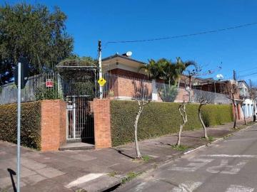 Casa com 3 dormitórios no Bairro Cristo Rei em São Leopoldo.