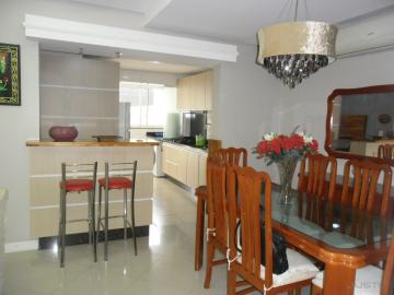 Apartamento de 2 dormitórios com terraço no centro de São Leopoldo à venda