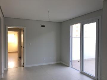 Apartamento de 2 dormitórios com terraço, no Centro de São Leopoldo.