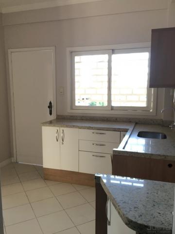 Excelente apartamento à venda no centro de São Leopoldo com 3 dormitórios sendo ele 1 suíte.