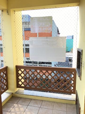 Excelente apartamento no Centro de São Leopoldo com 2 dormitórios, sacada e churrasqueira.