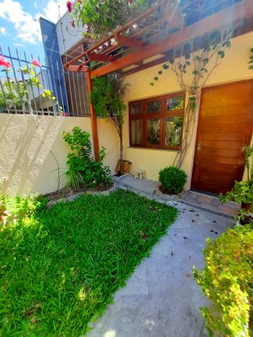 Casa ampla para venda ou locação no bairro Independência em São Leopoldo, com 3 dormitórios.