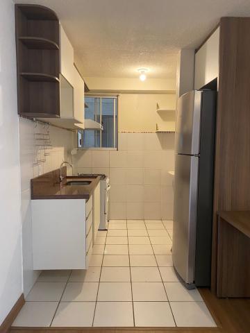Apartamento á venda no bairro Pinheiro em São Leopoldo com 2 dormitórios e 1 vaga de garagem.