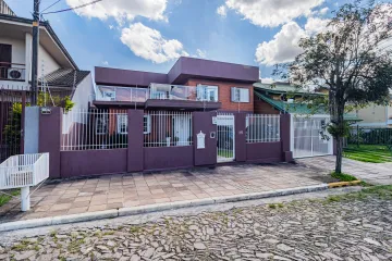 Casa residencial disponível para venda em rua tranquila do bairro São José