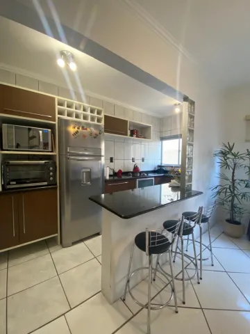 Apartamento semi mobiliado com 2 dormitórios e terraço à venda no Centro de São Leopoldo/RS