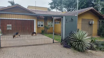 Casa 4 dormitórios ( 1 suíte ) com pátio amplo, Campestre São Leopoldo à venda.