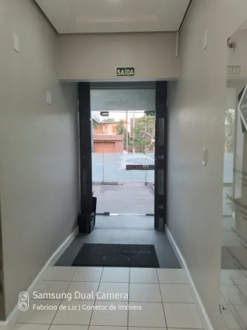 Casa Comercial Plana com 8 salas e estacionamento para 7 veículos no bairro Sharlau à venda R$ 960.000,00