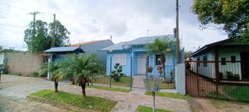 Linda casa residencial, localizada no bairro Independência em São Leopoldo, com 3 dormitórios, pátio e piscina!