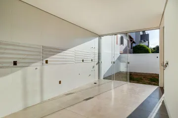 Casa residencial nova, com 141m³ de área construída disponível para venda no bairro Jardim das Acácias em São Leopoldo