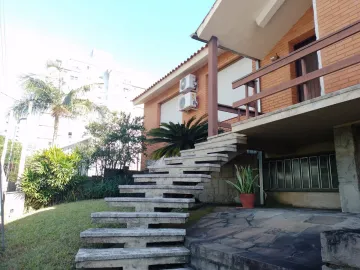 Casa Comercial com amplas peças no bairro Fião para venda