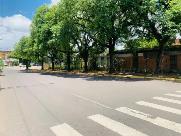 Terreno de esquina à venda, no Bairro Cristo Rei.