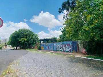 Terreno de esquina à venda, no Bairro Cristo Rei.