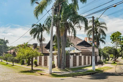 Alugar Casa / Residencial em São Leopoldo. apenas R$ 1.590.000,00