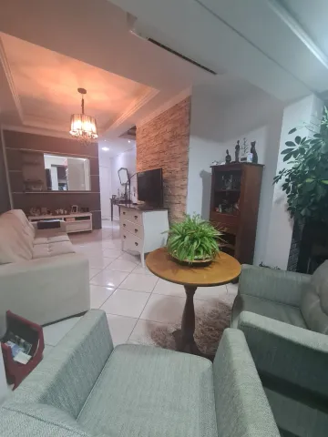 Cobertura de 3 dormitórios com espaço gourmet super aconchegante, no Bairro Morro do Espelho.