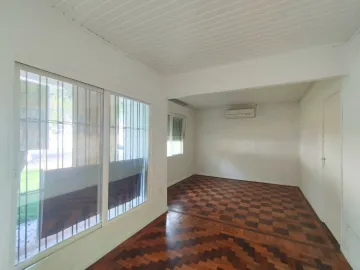 Casa comercial para locação, com 70m² e 5 salas, fica na Avenida Doutor Mauricio Cardoso em Novo Hamburgo!