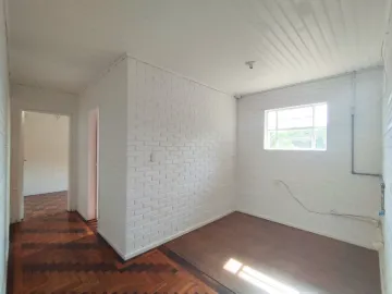 Casa comercial para locação, com 70m² e 5 salas, fica na Avenida Doutor Mauricio Cardoso em Novo Hamburgo!