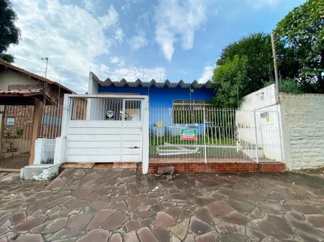 Casa residencial com 2 dormitórios e pátio com piscina disponível para venda