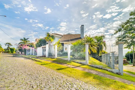 imagem 3 - Casa com 4 dormitórios, semi mobiliada, espaço gourmet, piscina, no Bairro Jardim América imagem 3 - Casa com 4 dormitórios, semi mobiliada, espaço gourmet, piscina, no Bairro Jardim América