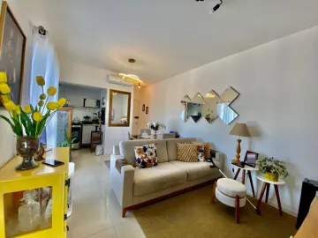 Apartamento com 2 dormitórios e sacada fechada à venda no bairro Cristo Rei