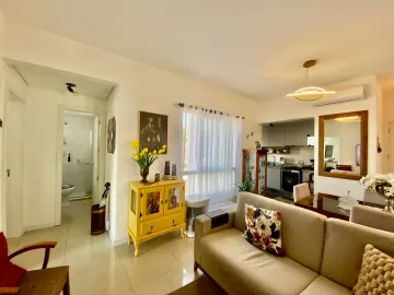 Apartamento com 2 dormitórios e sacada fechada à venda no bairro Cristo Rei