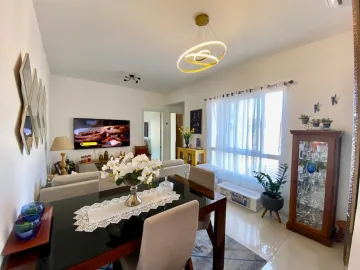 Apartamento com 2 dormitórios e sacada fechada à venda no bairro Cristo Rei