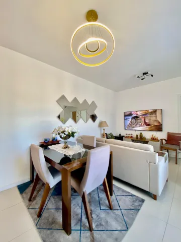 Apartamento com 2 dormitórios e sacada fechada à venda no bairro Cristo Rei
