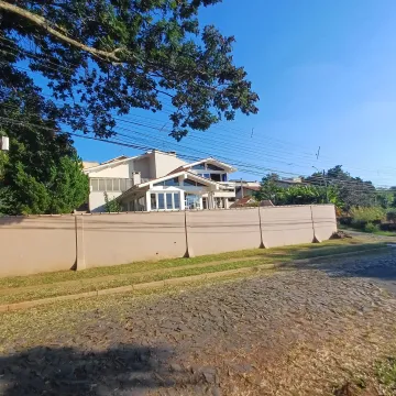 Casa com 3 dormitórios, home office, salão de festas e piscina localizada no Jardim América