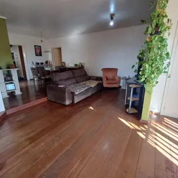 Casa com 3 dormitórios, home office, salão de festas e piscina localizada no Jardim América
