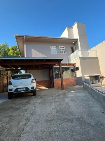 Linda casa no bairro Jardim das Acácias para venda.