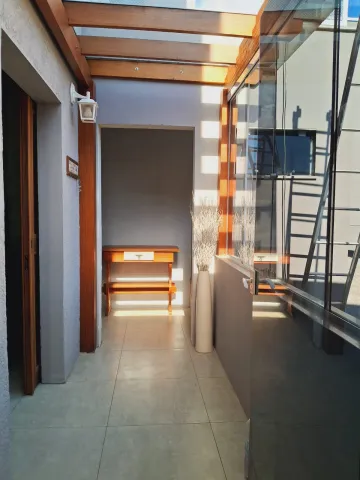 Linda casa no bairro Jardim das Acácias para venda.