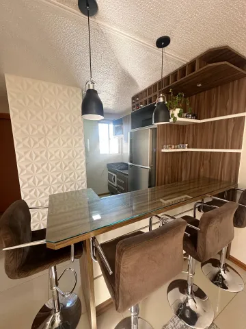 Apartamento com 2 dormitórios e sacada á venda no bairro Pinheiro em São Leopoldo