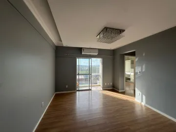 Apartamento 3 dormitórios, 1 banheiro, sacada com churrasqueira, andar alto, com vista e vaga de garagem