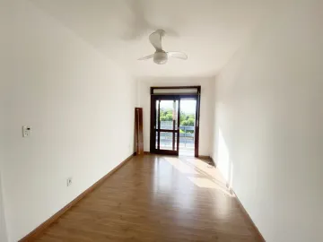 Apartamento de 1 dormitório com sacada á venda