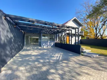 imagem 2 - No bairro Pinheiro, você encontra essa linda casa que une conforto, modernidade e um espaço perfeito para viver bons momentos com a família. imagem 2 - No bairro Pinheiro, você encontra essa linda casa que une conforto, modernidade e um espaço perfeito para viver bons momentos com a família.
