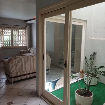 imagem 4 - Casa plana para venda e locação, com 3 dormitórios, sendo 1 suíte, piscina e espaço gourmet no bairro Pinheiro imagem 4 - Casa plana para venda e locação, com 3 dormitórios, sendo 1 suíte, piscina e espaço gourmet no bairro Pinheiro