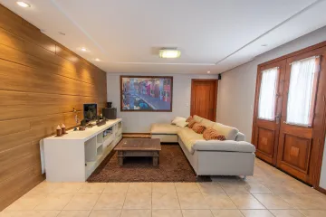 imagem 4 - Ampla casa com 3 dormitórios, sendo 1 suíte com banheira de hidromassagem, piscina e espaço gourmet em Terreno de 720m imagem 4 - Ampla casa com 3 dormitórios, sendo 1 suíte com banheira de hidromassagem, piscina e espaço gourmet em Terreno de 720m