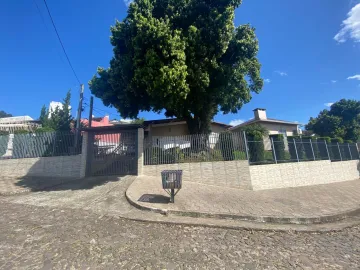 imagem 2 - Casa com 3 dormitórios, suíte com hidromassagem, piscina e amplo terreno no Bairro Campestre imagem 2 - Casa com 3 dormitórios, suíte com hidromassagem, piscina e amplo terreno no Bairro Campestre